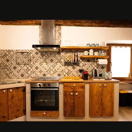 Holiday home Il Fiore Di Pietra Cuzzago